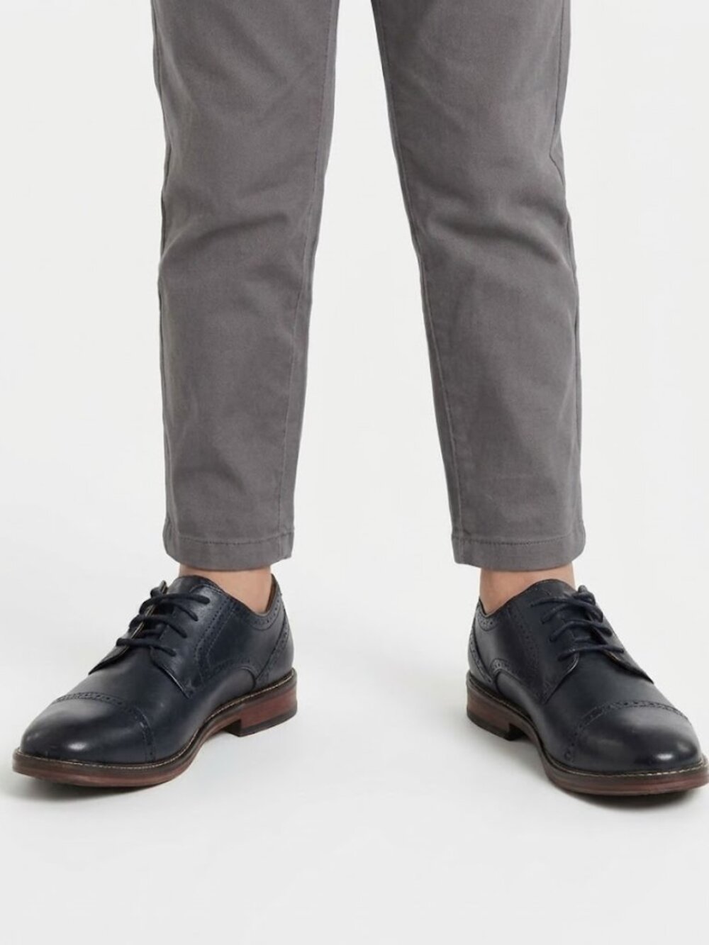 Johnston & Murphy Navy Leather Brogue Cap-Toe Boys Dress Shoes 5.5M